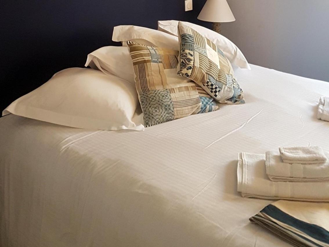 ลา แมซง เด มารอนนิเยร์ Bed & Breakfast อูเซส ห้อง รูปภาพ